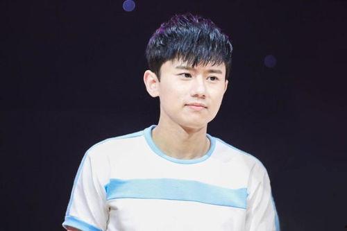 娱乐吃瓜男歌手,揭秘吃瓜男歌手的幕后故事